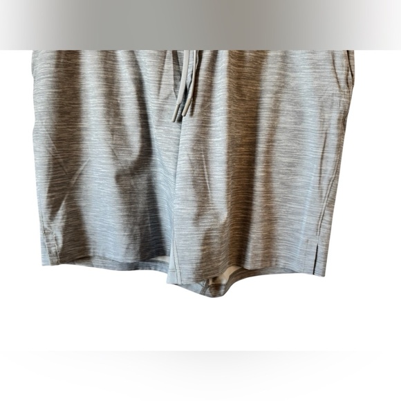 Lululemon Men’s The 9” Linerless Short Size M with Liner - Picture 10 of 13